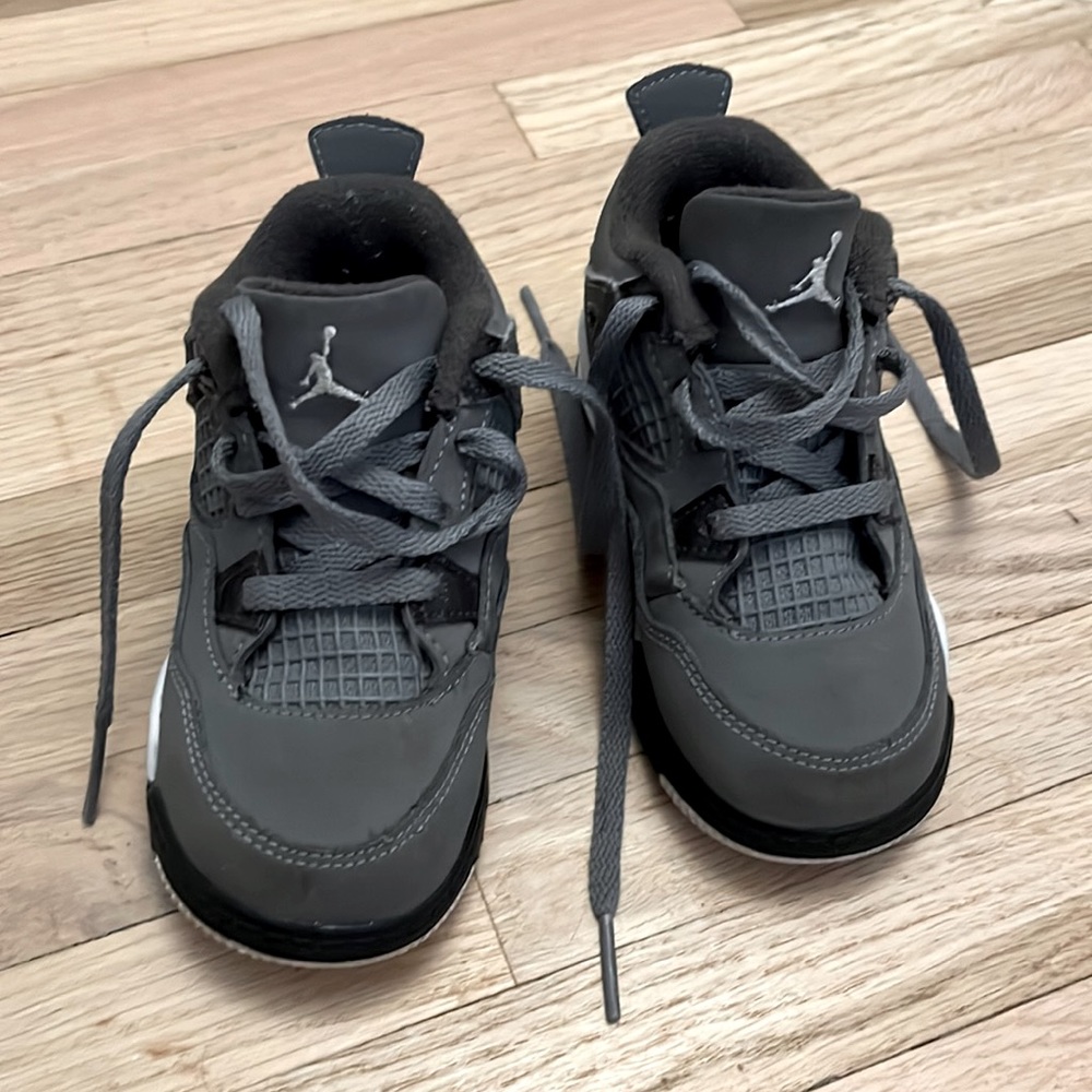 Jordan 4 Retro